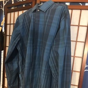 Kenneth Cole reaction, dress shirt sz. 17, neck